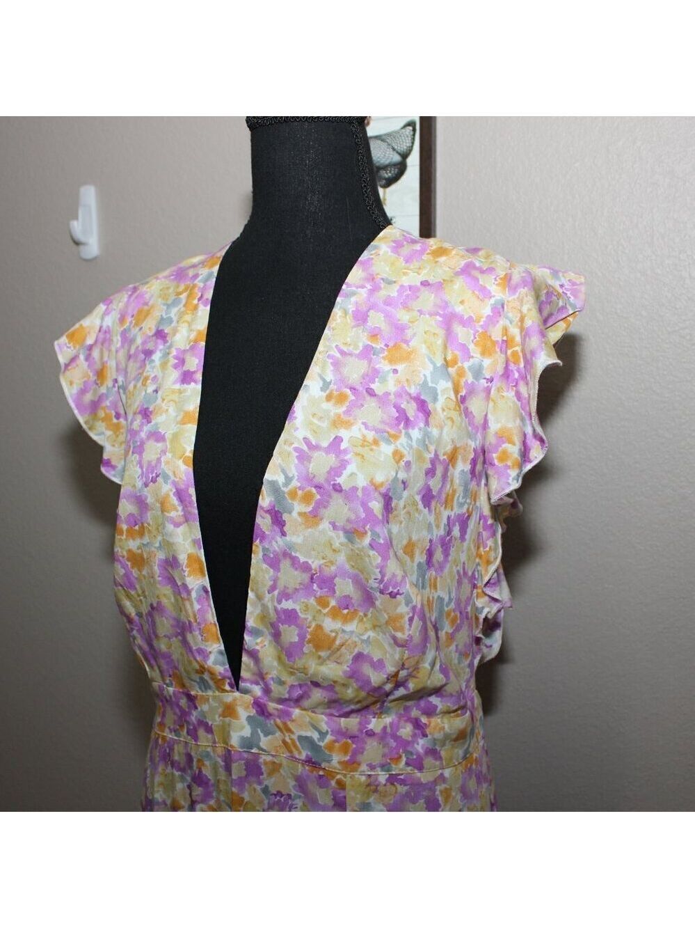 Showpo Womens Dyliah Frill Plunge Maxi Dress Floral Thigh High Split Size 14 NWT - Picture 3 of 11